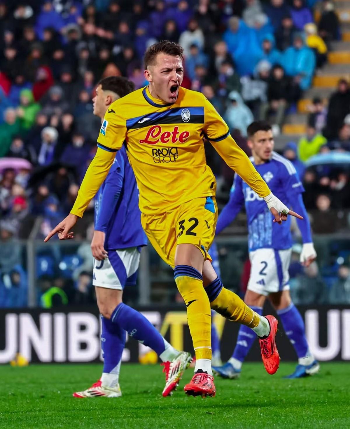 开云体育官方网入口-包含意甲前线对决，比分2-2，明星前锋各贡献一球，场均运球成功率85%的词条