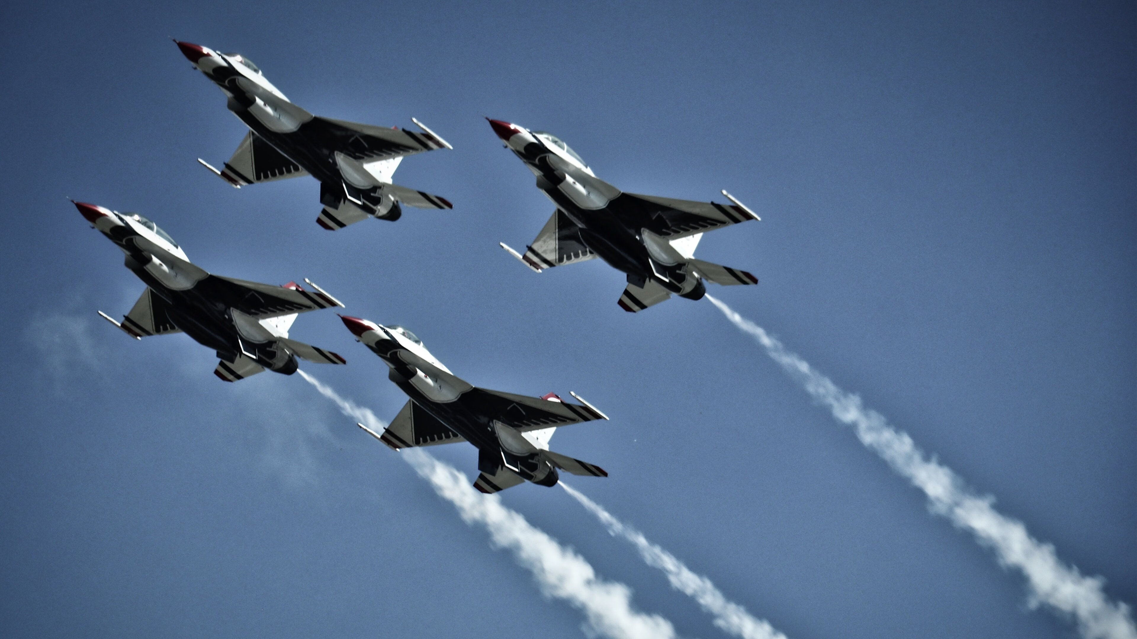 开云网页版-利物浦以反击速度打穿密集防线，利物浦战术打法分析