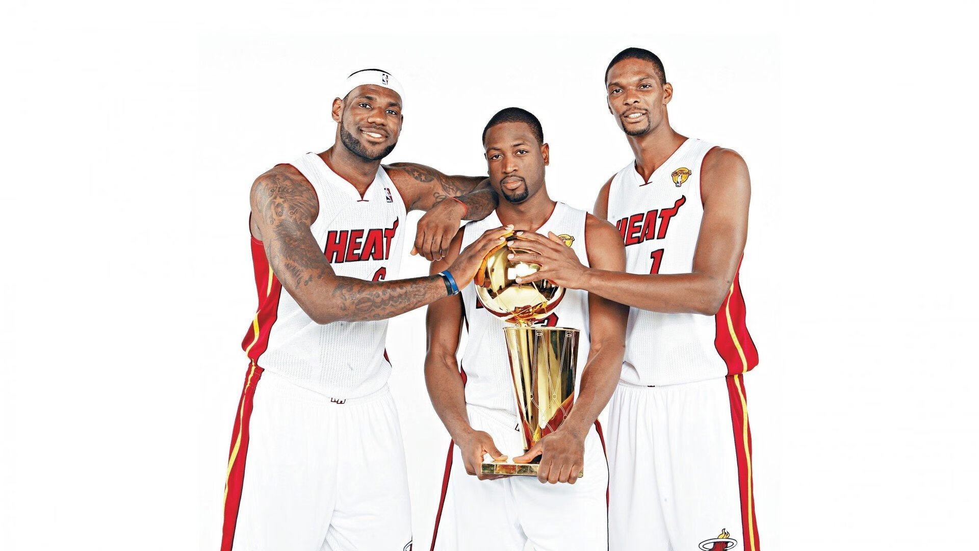 拜仁控球主导比赛，展现德系统治力，拜仁官方