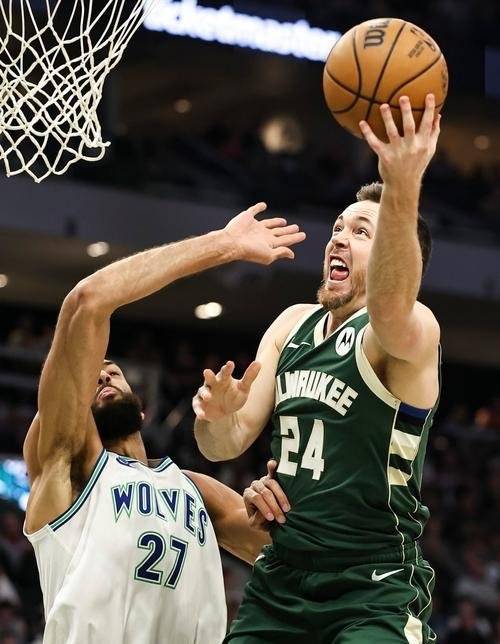 开云体育：凯尔特人队防守策略：如何限制东契奇的传球？的简单介绍